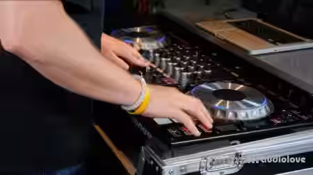 SkillShare The Basics of Serato DJ [TUTORiAL] - Sample Pack Artwork